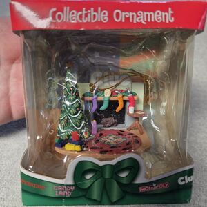 Hasbro "Clue" Game Christmas Tree Ornament With Box Fireplace Scene Collectible